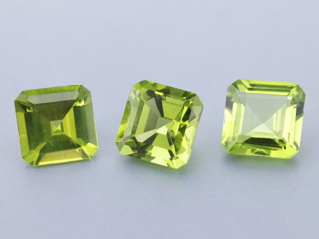 [PROS0800] Peridot 8.00mm Square Emerald Cut