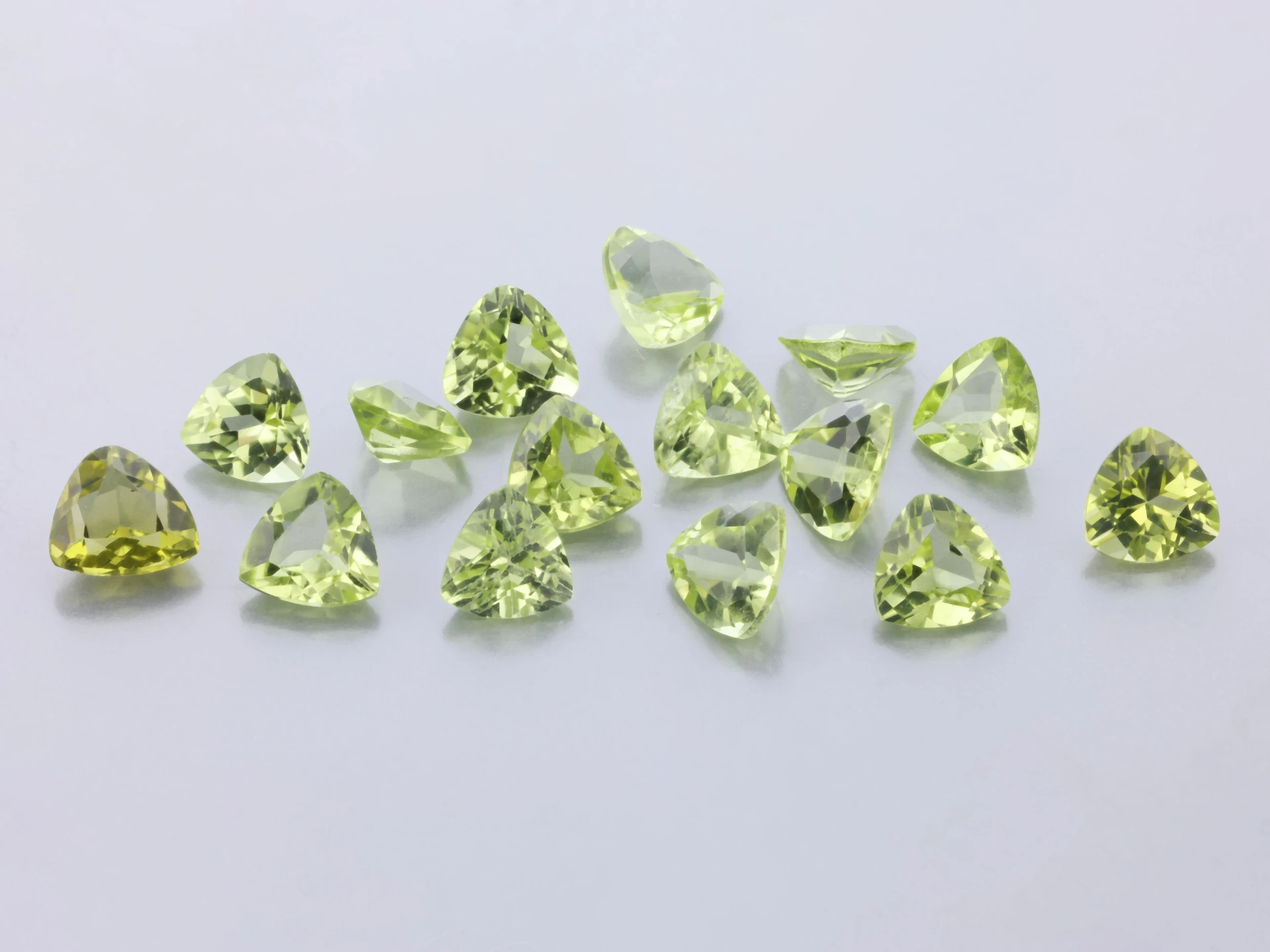 [PRTB0400] Peridot 4.00mm Trilliant
