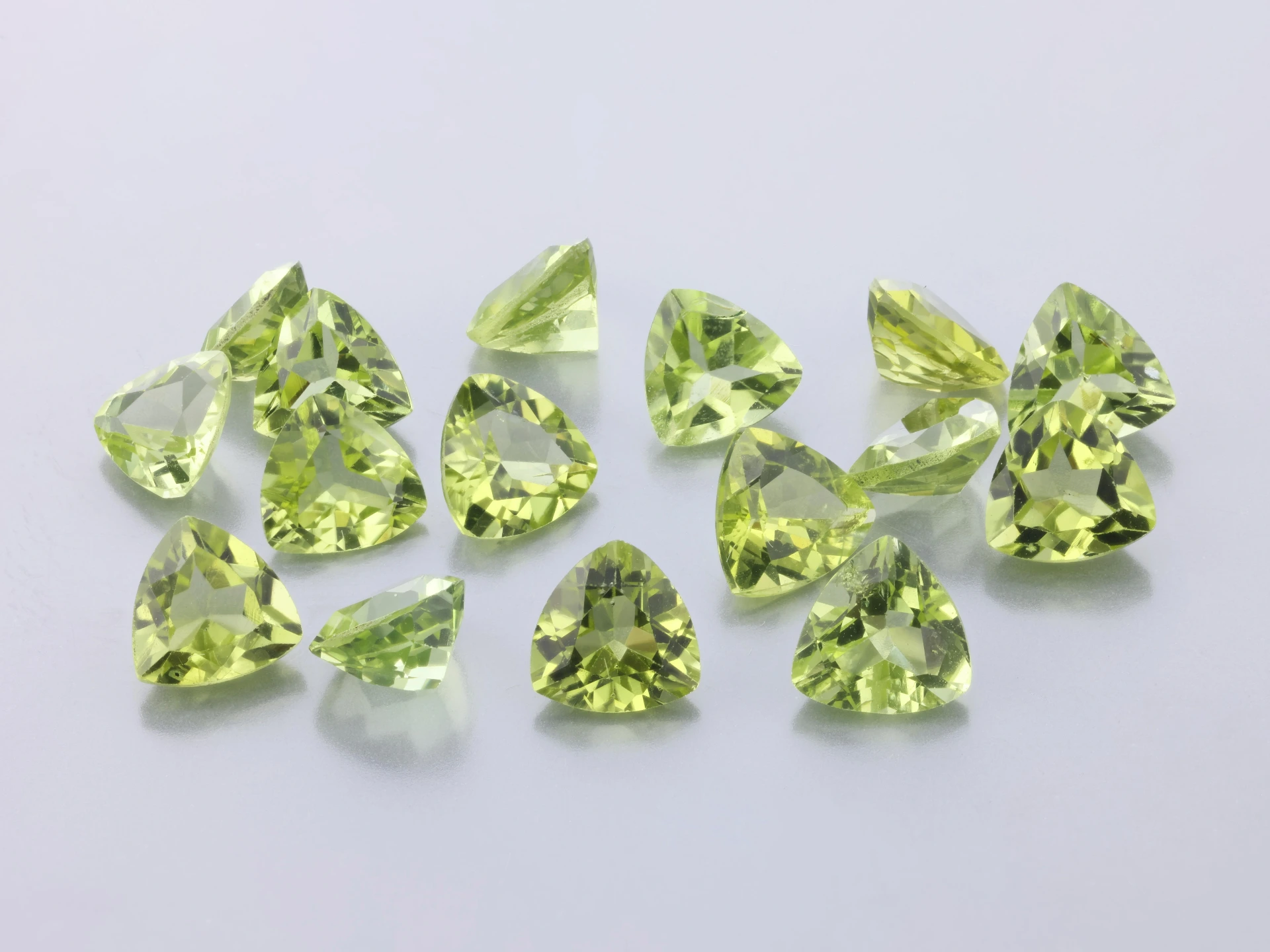 [PRTB0500] Peridot 5.00mm Trilliant