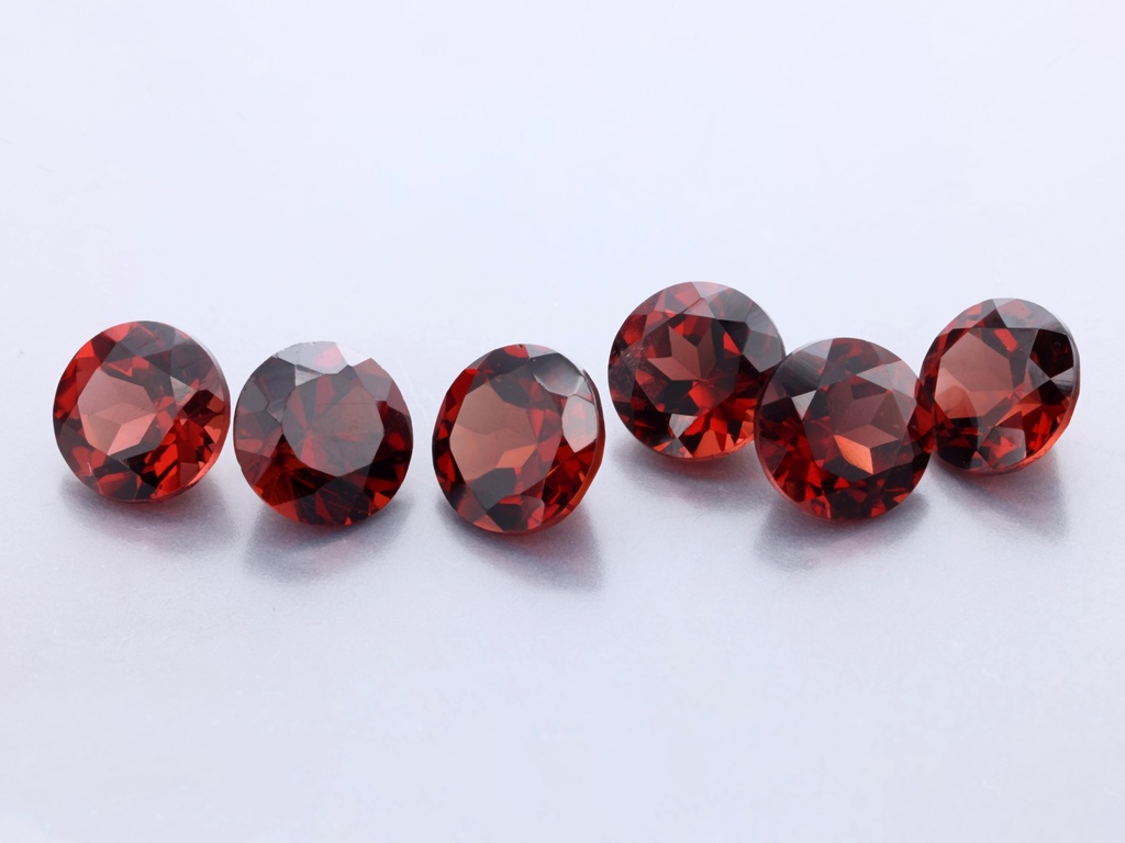 Almandine Garnet 4.75mm Round