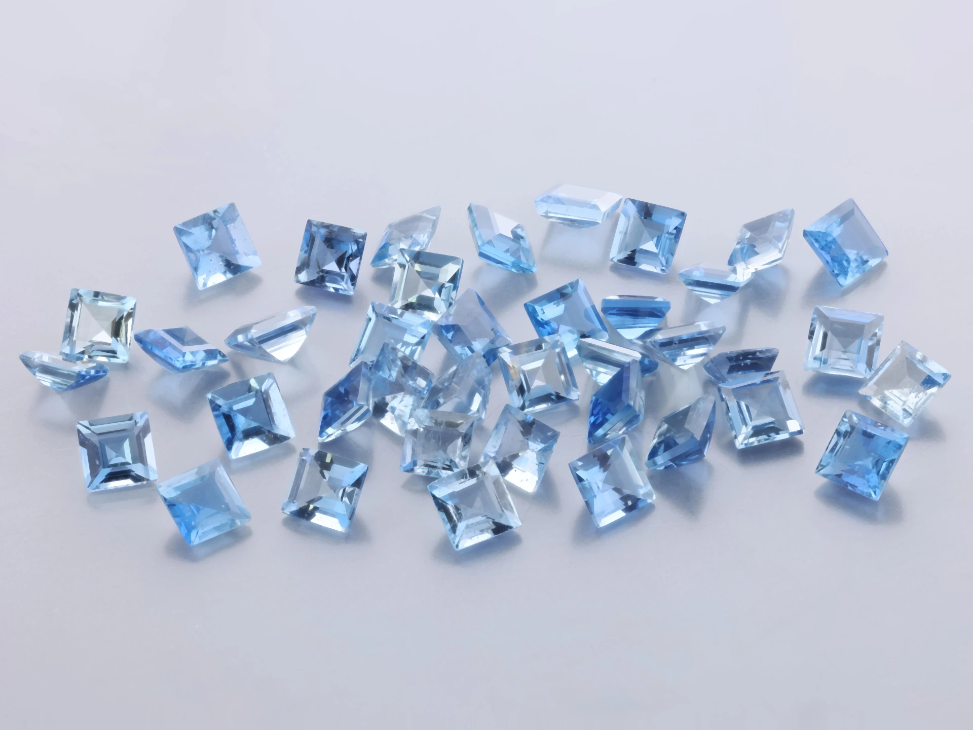 Aquamarine 3.00mm Carre Cut Mid to Dark Blue