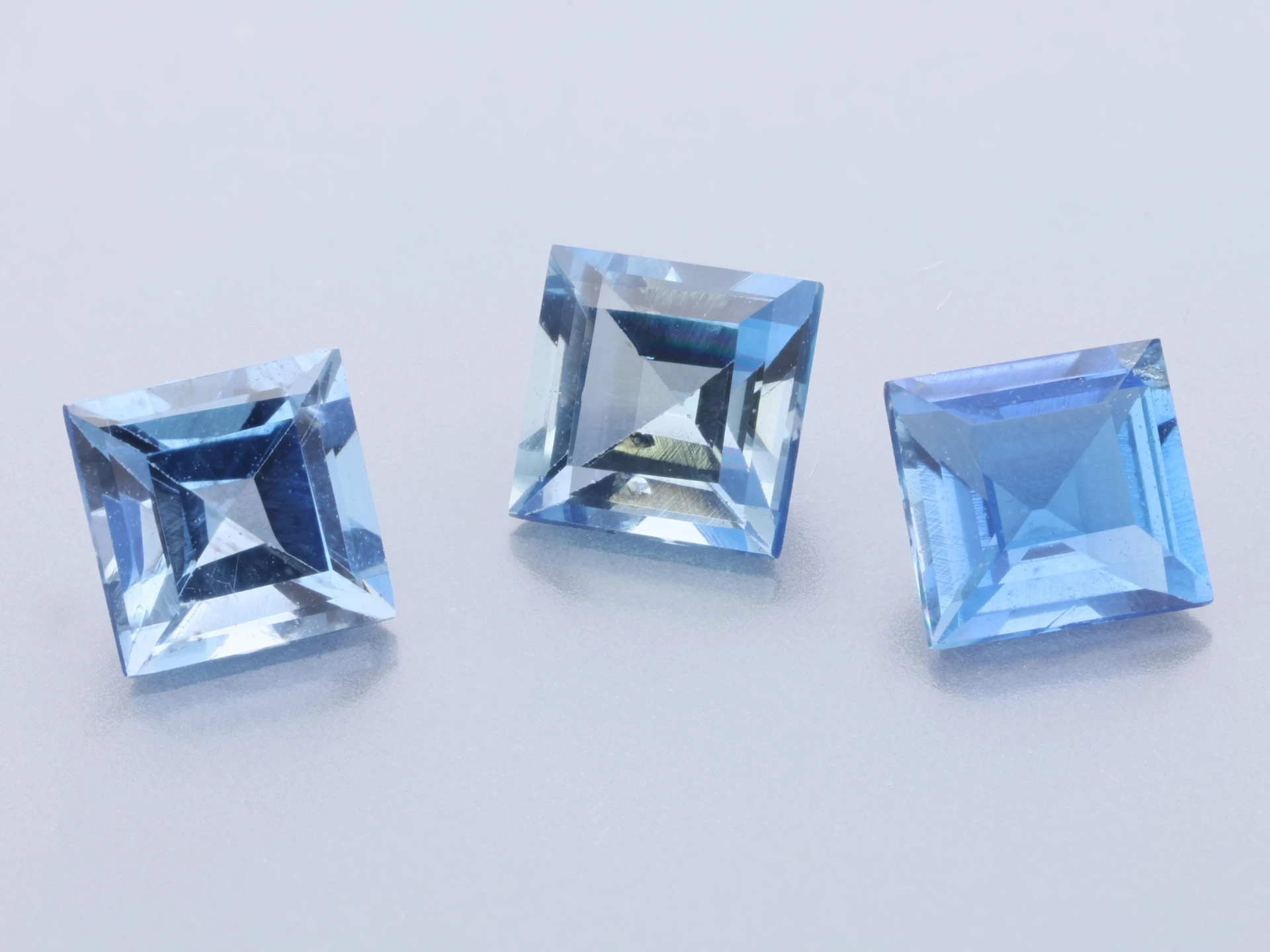 Aquamarine 4.00mm Carre Cut Dark Blue