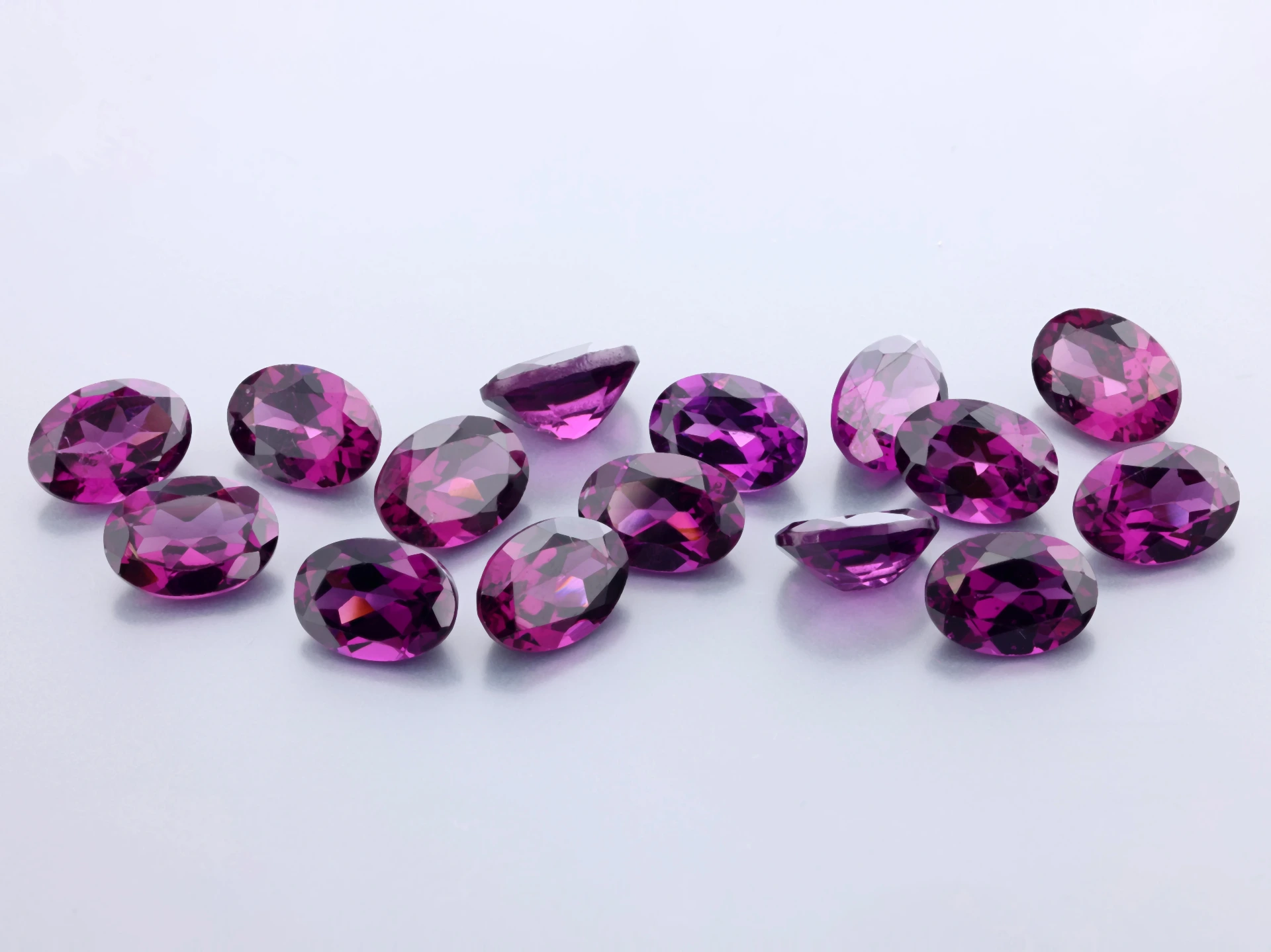 Rhodolite Garnet 7x5mm Oval