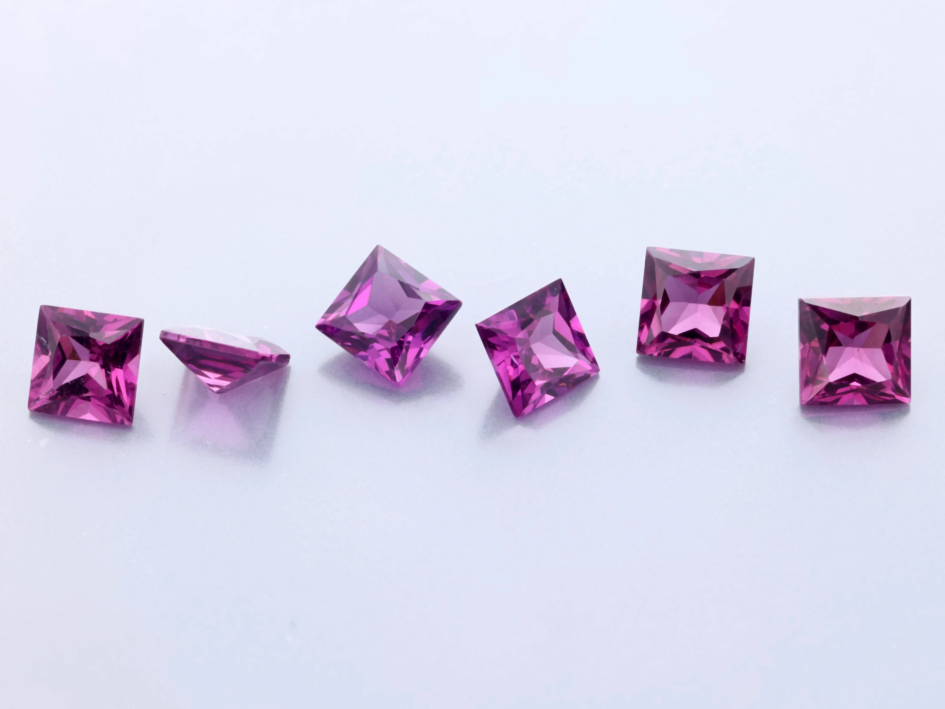 Rhodolite Garnet 4.00mm Princess Cut