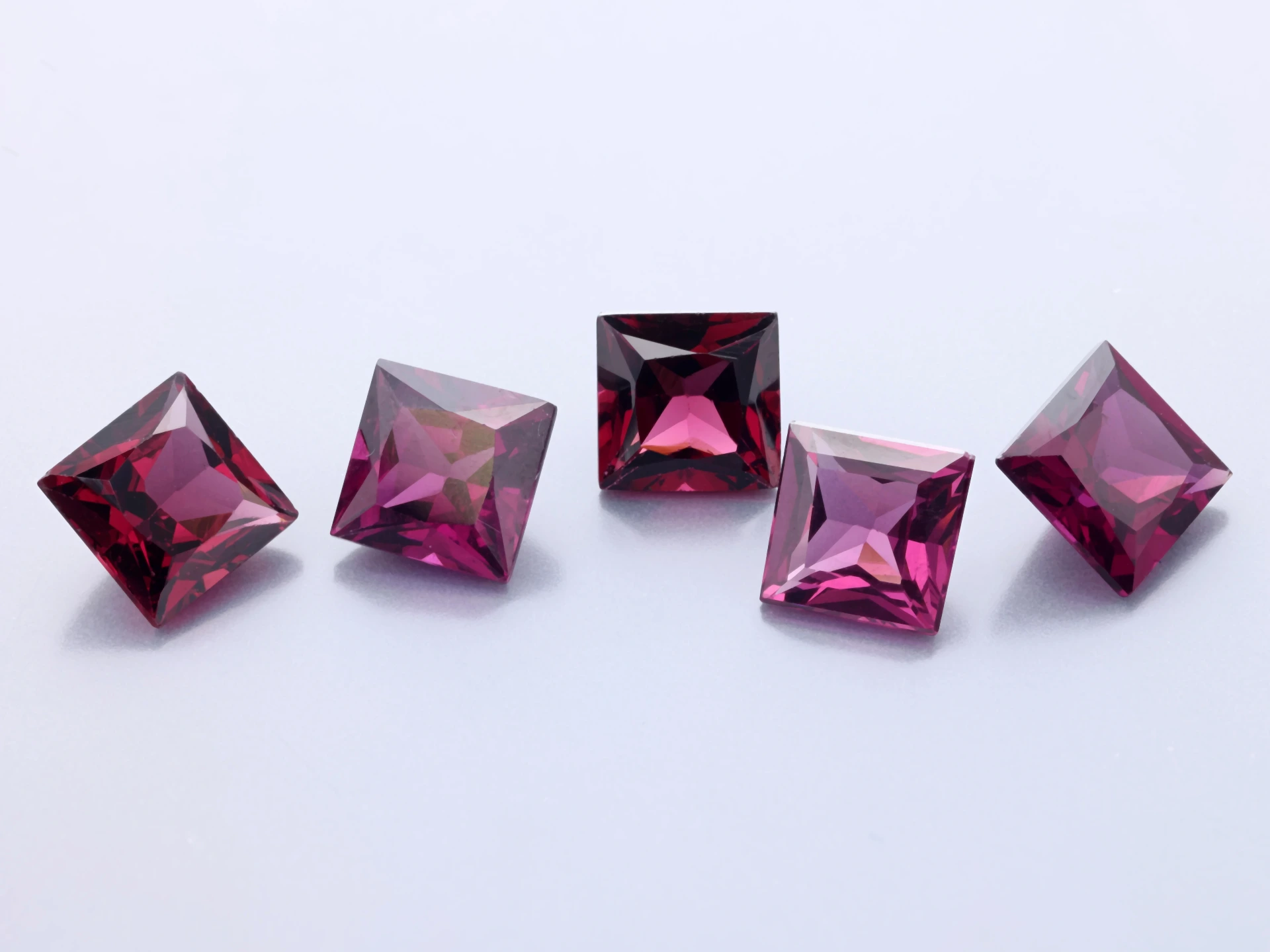 Rhodolite Garnet 6.00mm Princess Cut