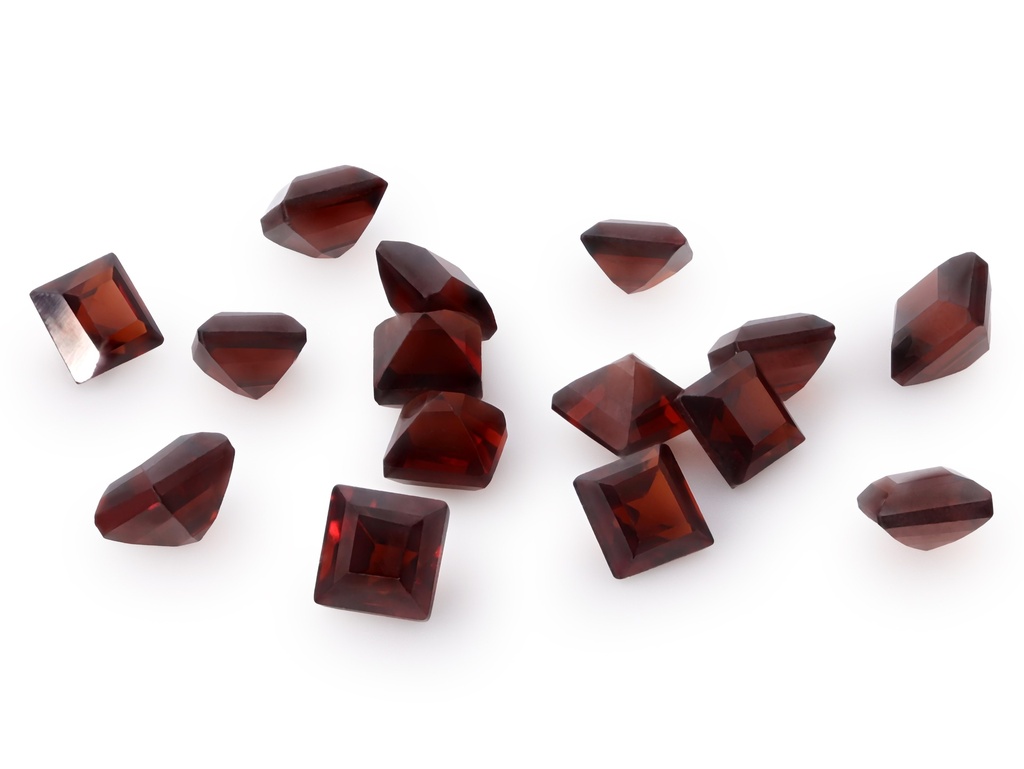 Pyrope Garnet 2.00mm Carre Cut