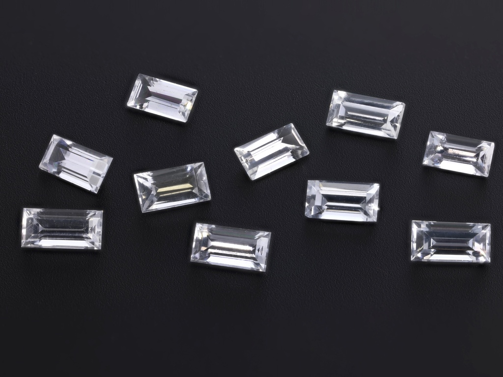 White Sapphire 4x2mm Baguette