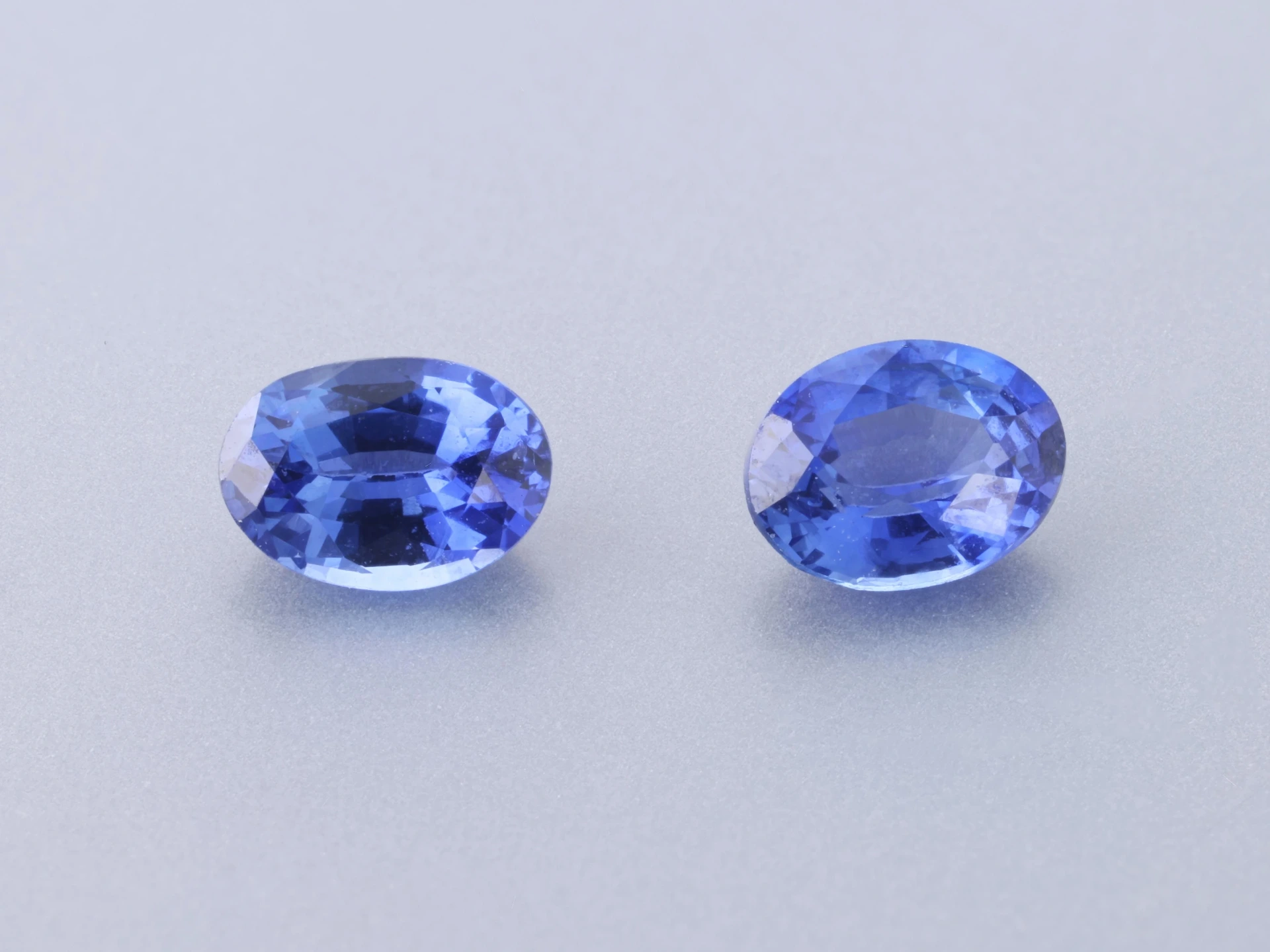 Ceylon Sapphire 4x3mm Oval Dark Blue