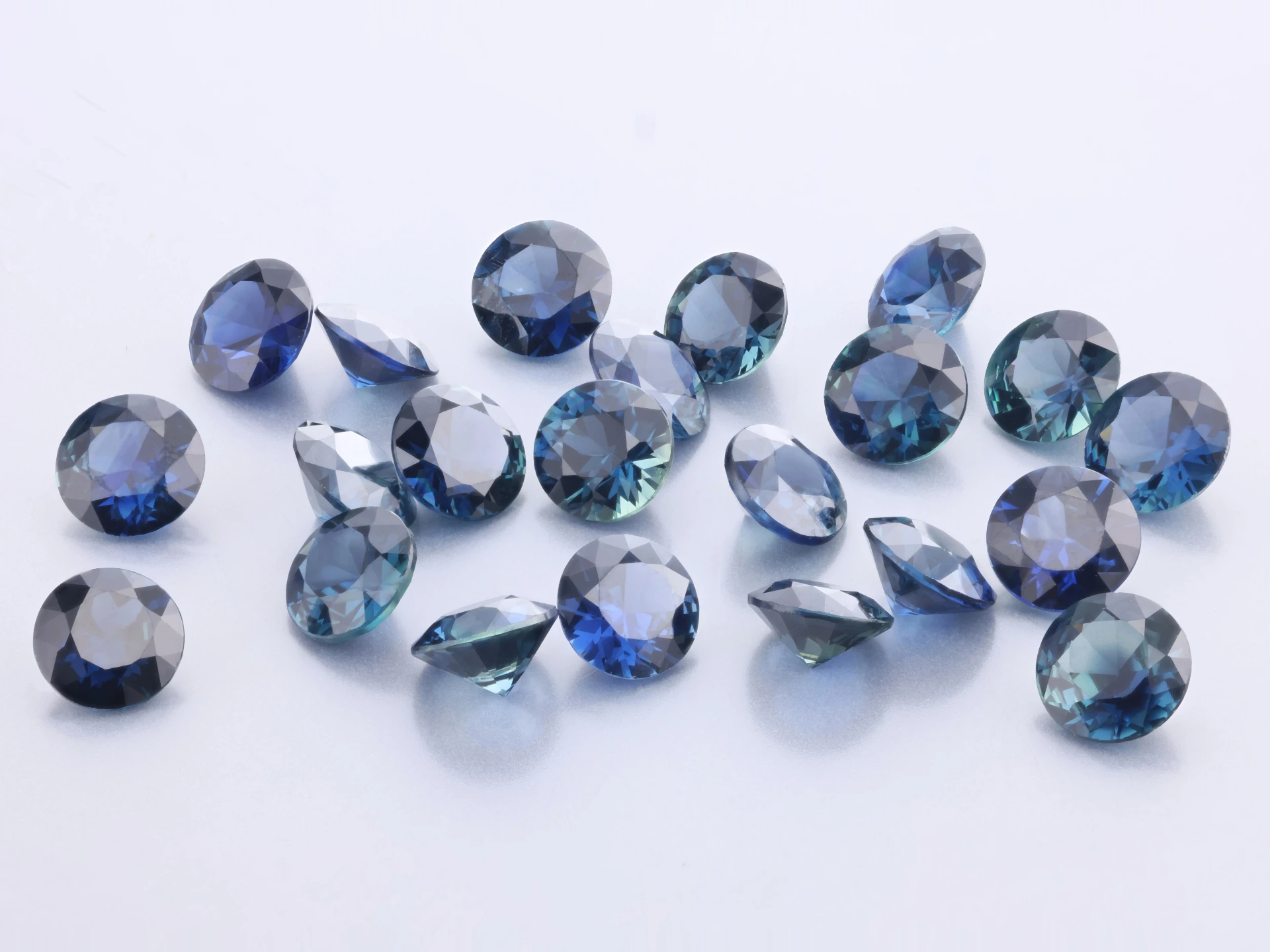 Australian Sapphire 4.50mm Round Diamond Cut Mid Blue