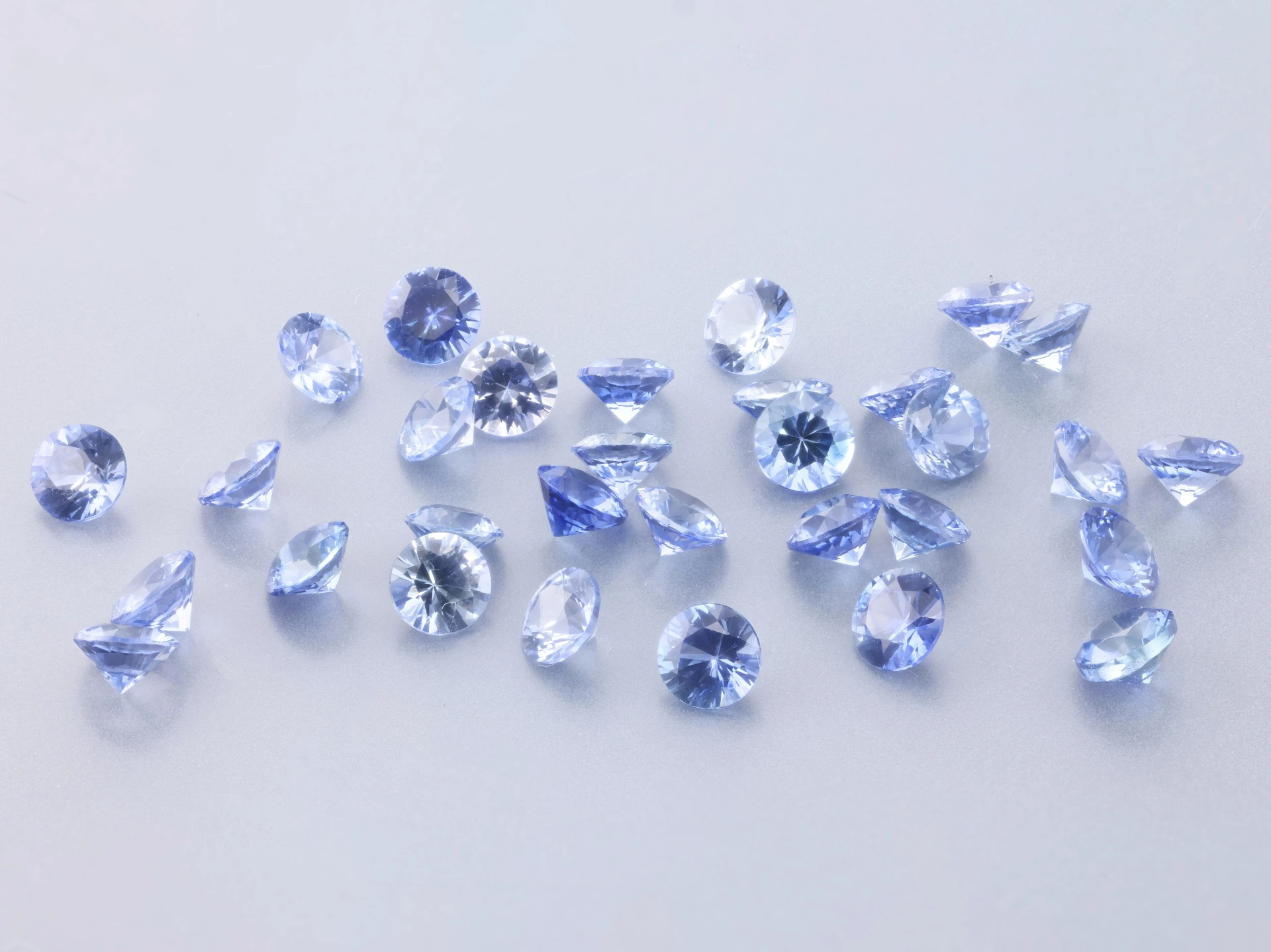 Ceylon Sapphire 2.75mm Round Light to Mid Blue