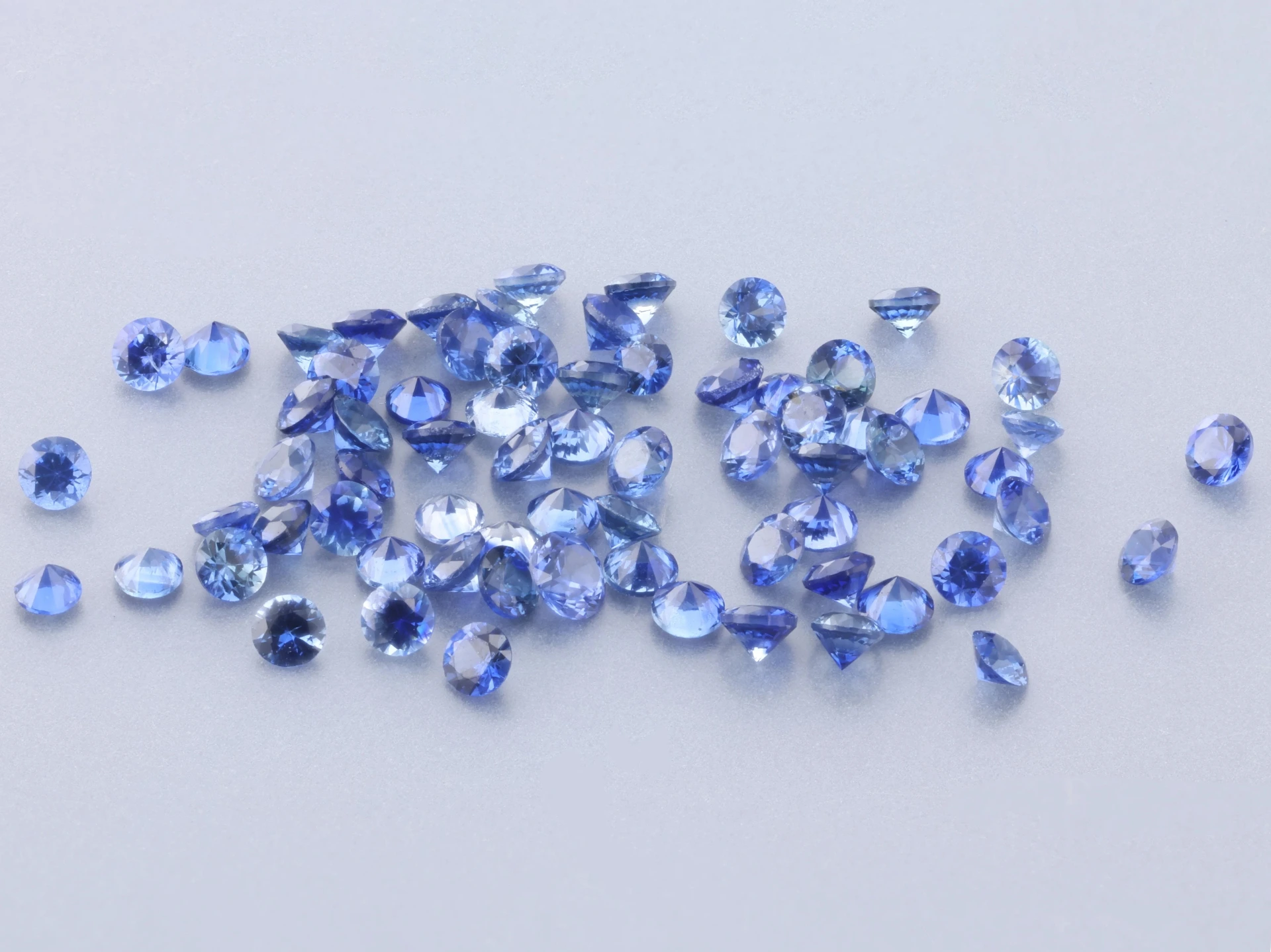 Ceylon Sapphire 2.00mm Round Mid to Dark Blue