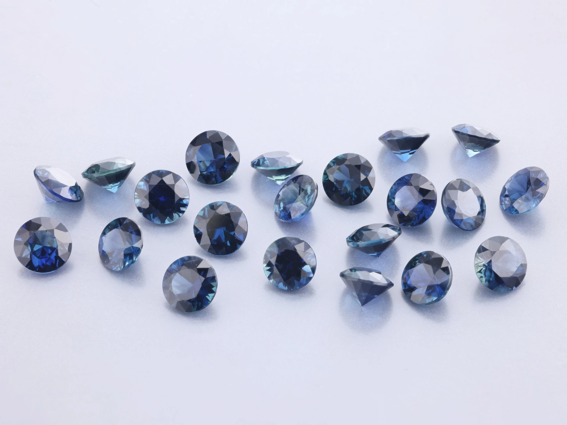 Australian Sapphire 4.00mm Round Diamond Cut Mid Blue
