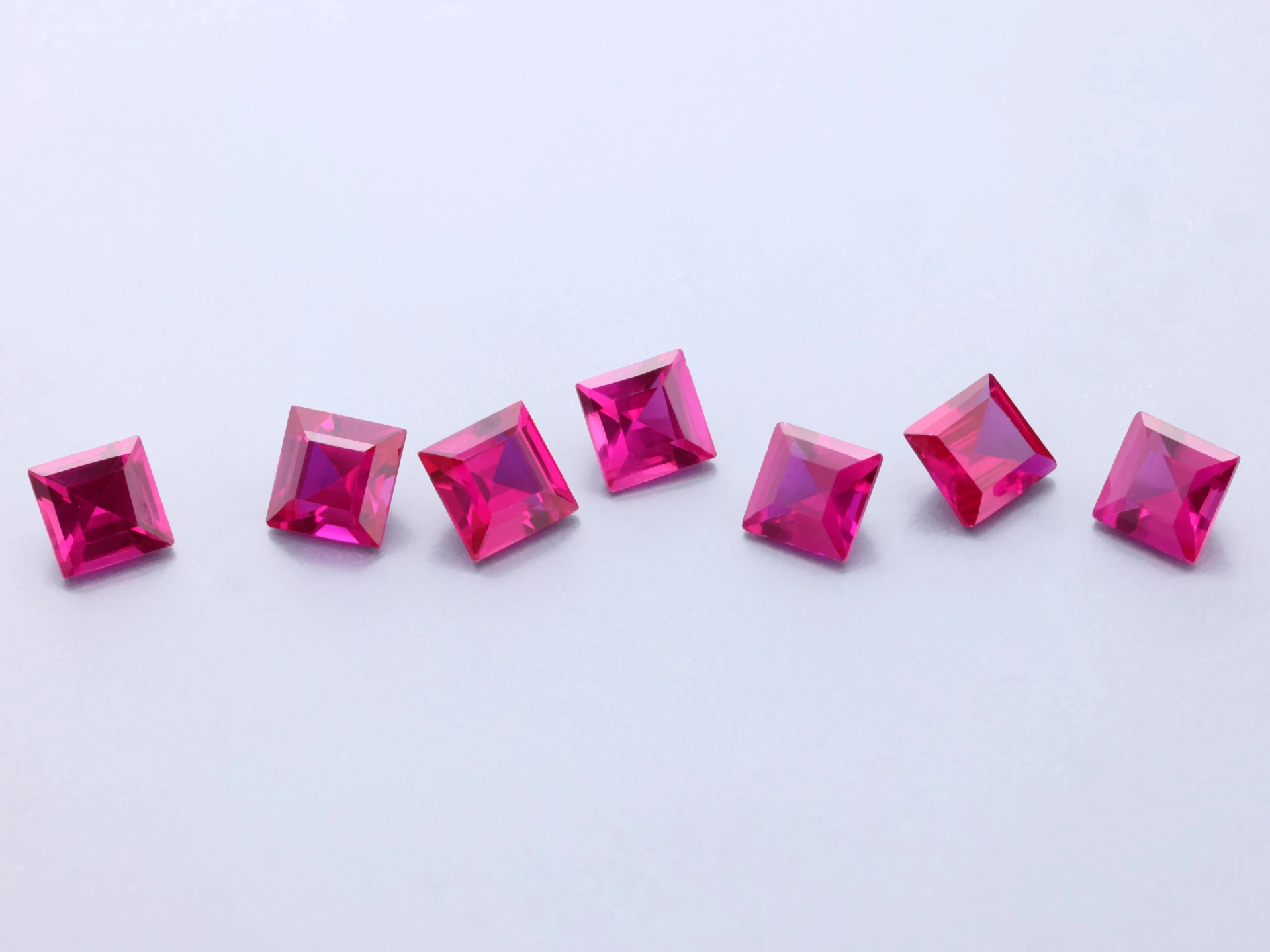[RSLQ-04] Synthetic/Lab Grown Ruby 4.00mm Carre Cut Bright Red