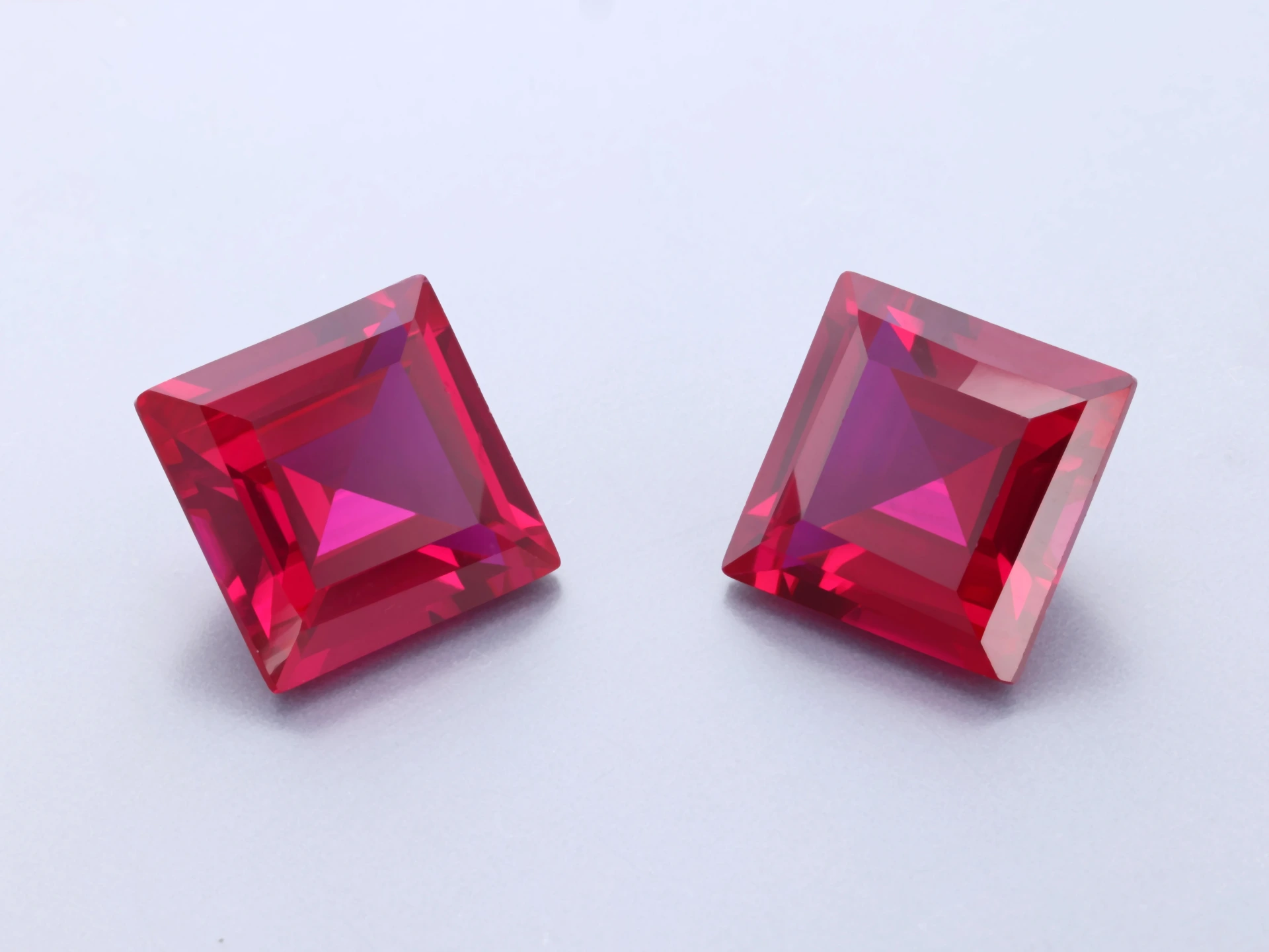 [RSLQ-08] Synthetic/Lab Grown Ruby 8.00mm Carre Cut Bright Red