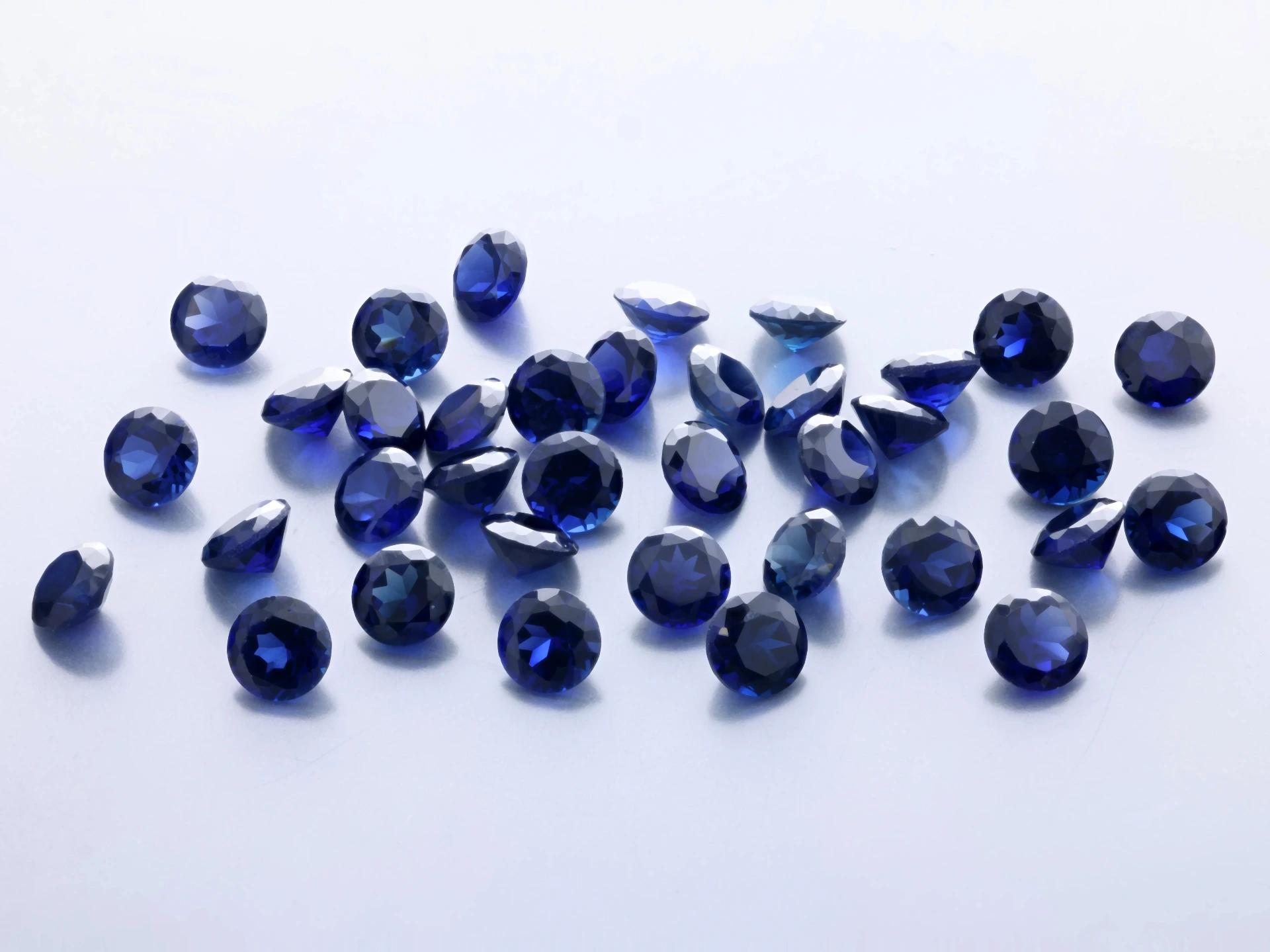 Synthetic/Lab Grown Sapphire 3.75mm Round Blue