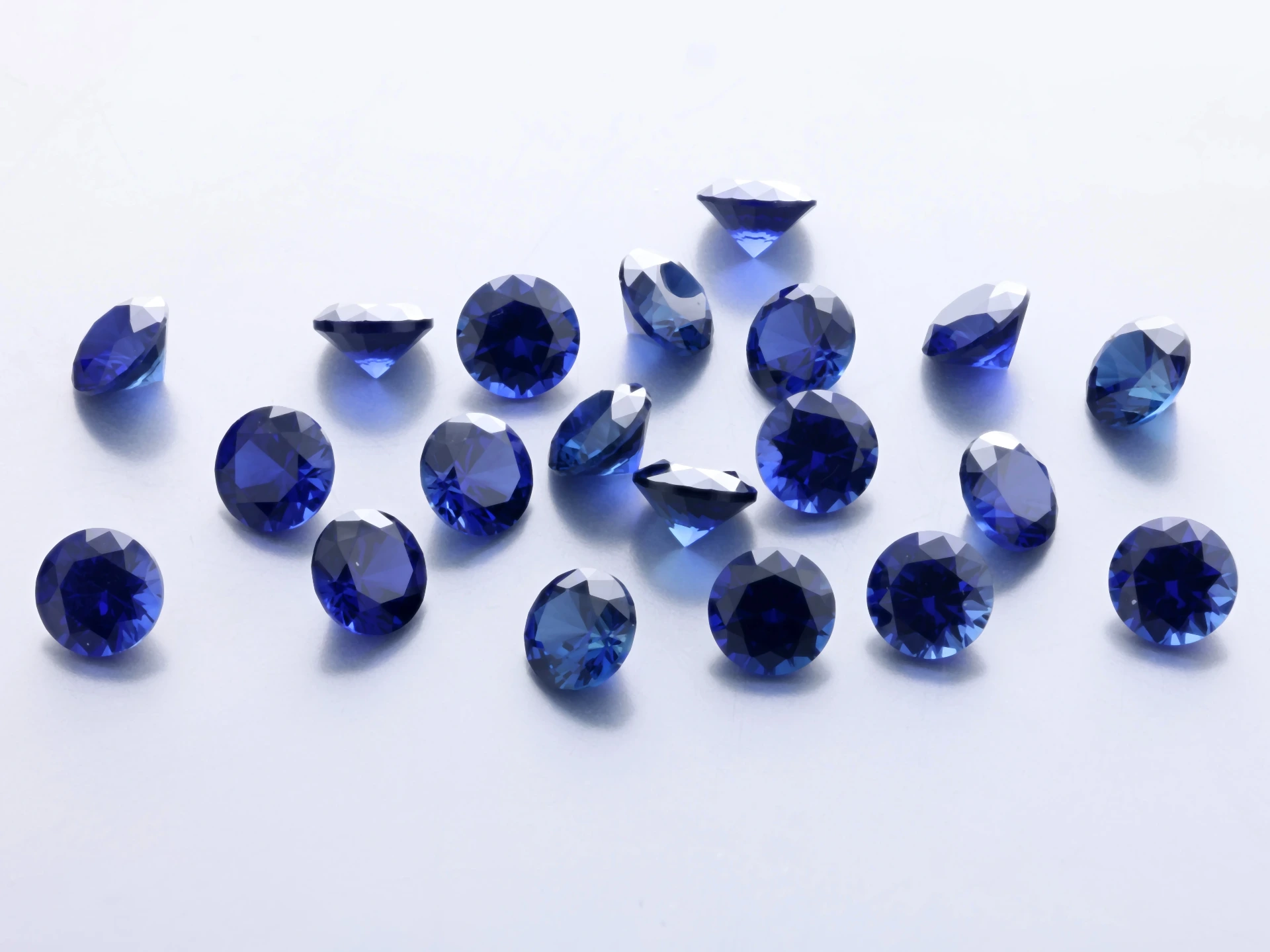 Synthetic/Lab Grown Sapphire 4.00mm Round Blue