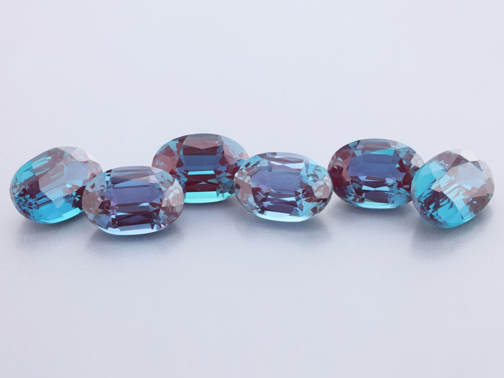 [AXCV-0705] Synthetic Alexandrite Chrysoberyl 7x5mm Oval
