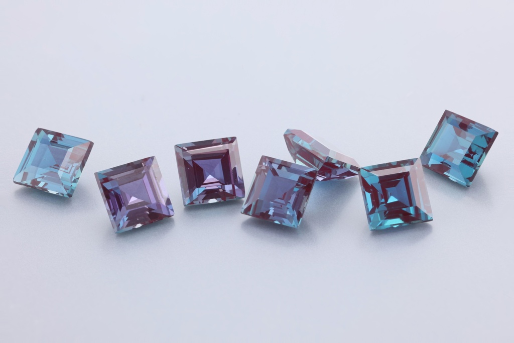 [AXCQ-05] Synthetic Alexandrite Chrysoberyl 5.00mm Carre Cut