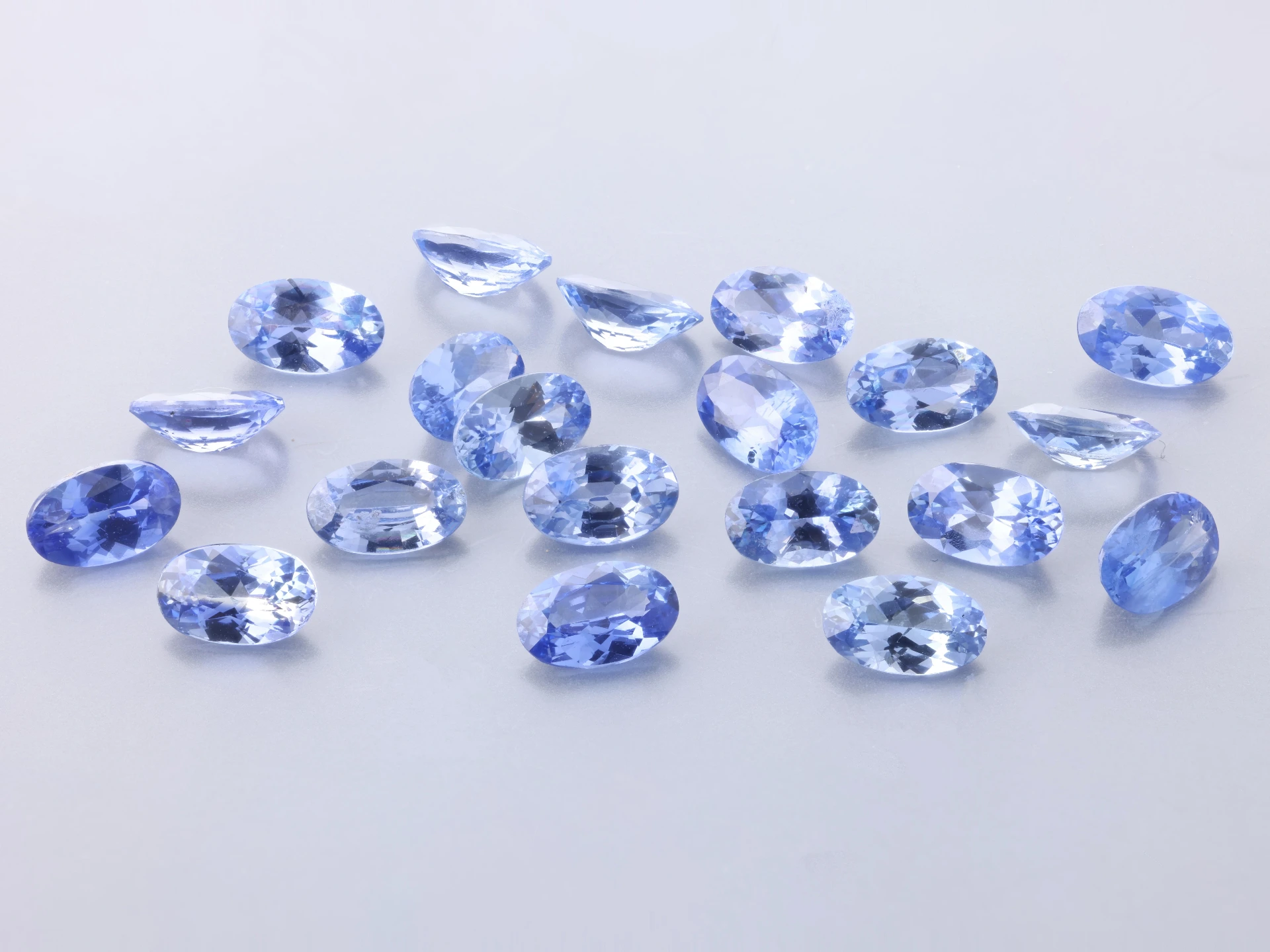[SCVB0503P1] Ceylon Sapphire 5x3mm Oval Light to Mid Blue UNHEATED