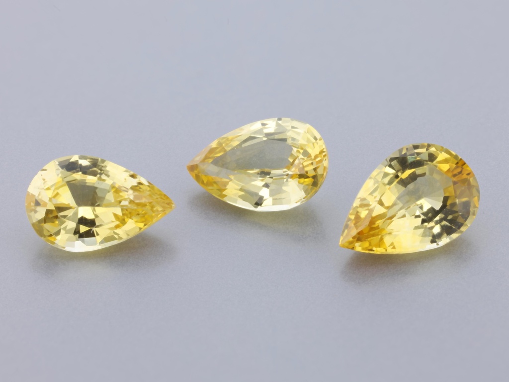 Yellow Sapphire 6x4mm Pear Shape Mid