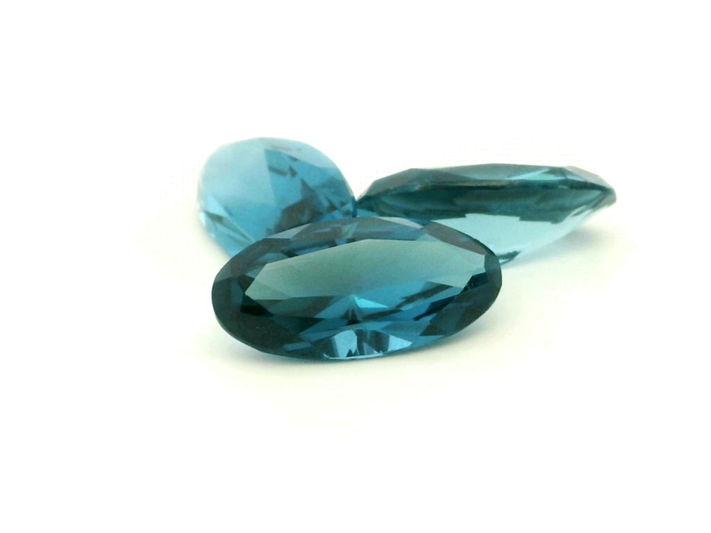 Synthetic/Lab Grown Spinel 15x7.5mm Oval Blue