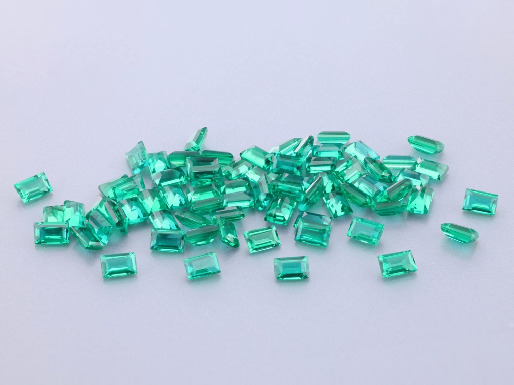 [BHBS0302] Hydrothermal/Lab Grown Emerald 3x2mm Baguette