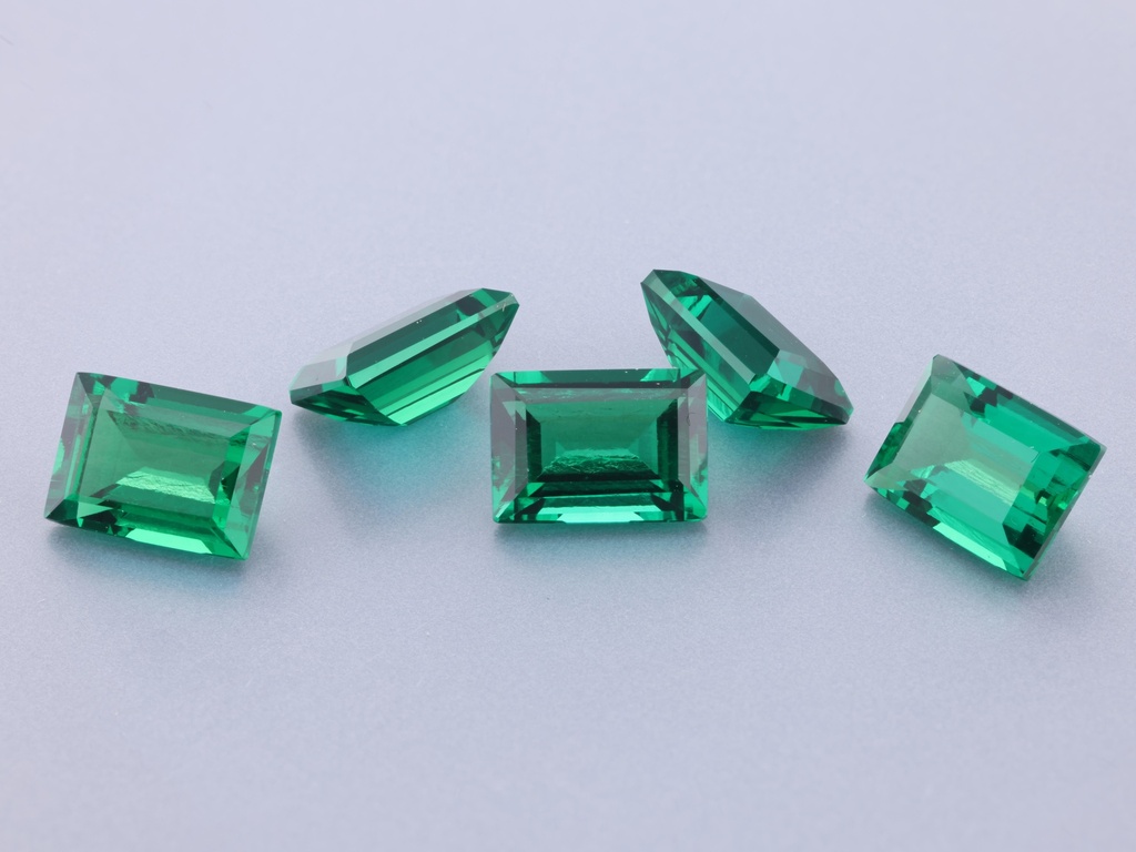 [BHBS0705] Hydrothermal/Lab Grown Emerald 7x5mm Baguette