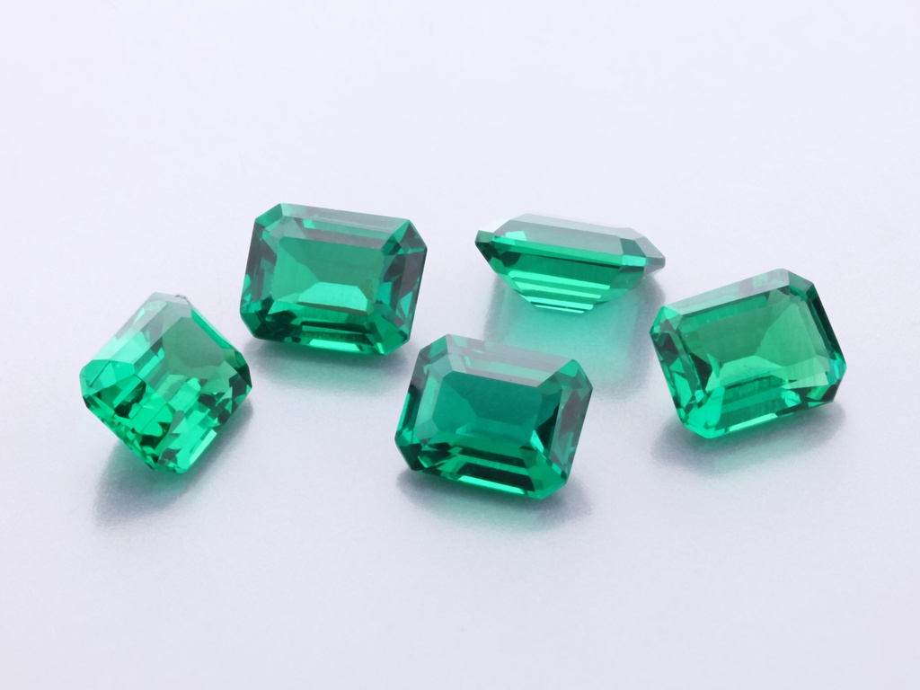 [BHOS0504] Hydrothermal/Lab Grown Emerald 5x4mm Emerald Cut