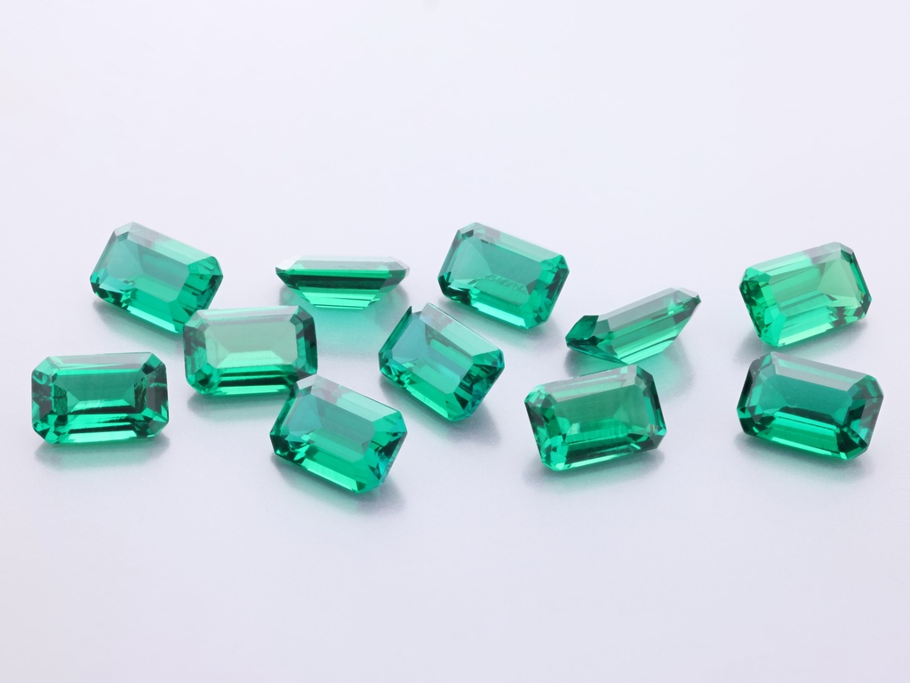 [BHOS0604] Hydrothermal/Lab Grown Emerald 6x4mm Emerald Cut