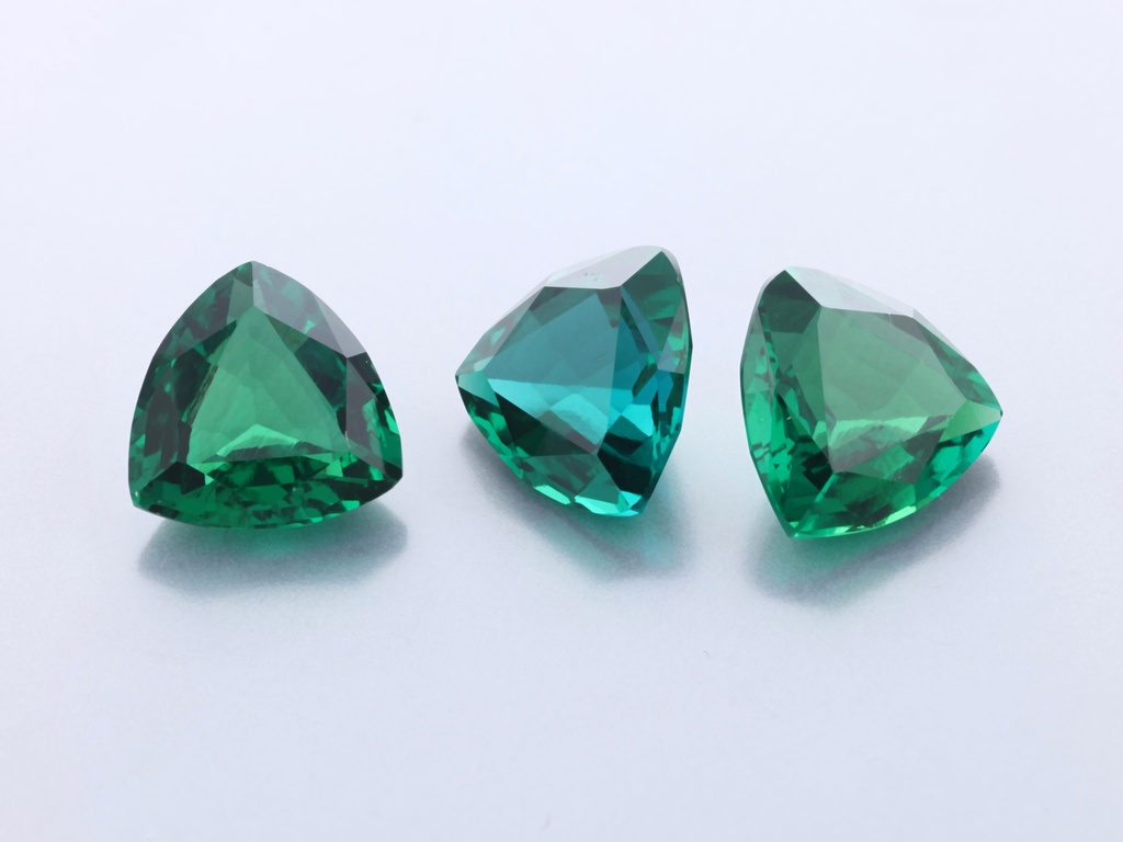 [BHTB0800] Hydrothermal/Lab Grown Emerald 8.00mm Trilliant
