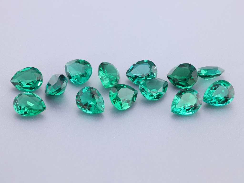 [BHPB0504] Hydrothermal/Lab Grown Emerald 5x4mm Pear Shape