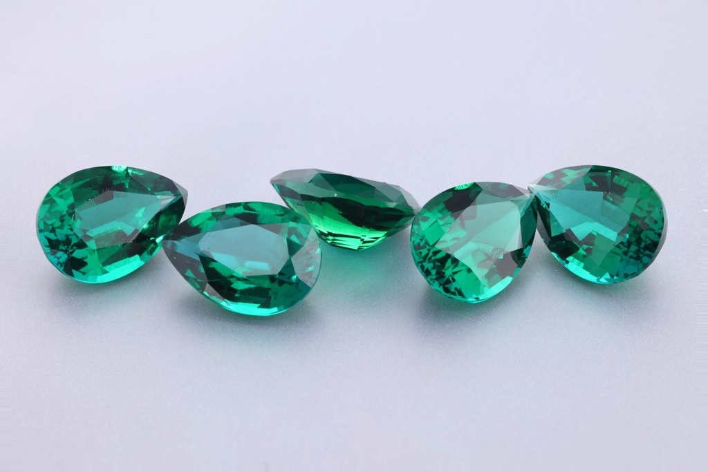 [BHPB1007] Hydrothermal/Lab Grown Emerald 10x7mm Pear Shape