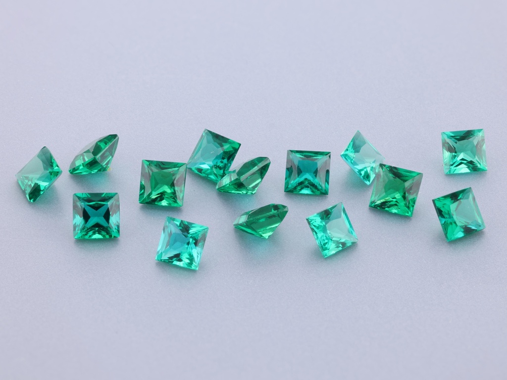 [BHQP0350] Hydrothermal/Lab Grown Emerald 3.50mm Princess Cut