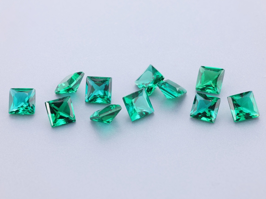 [BHQP0400] Hydrothermal/Lab Grown Emerald 4.00mm Princess Cut