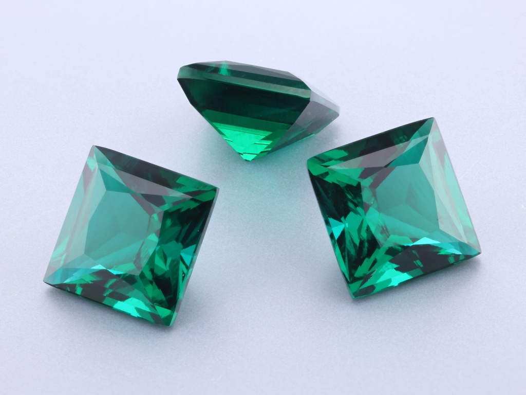 [BHQP1000] Hydrothermal/Lab Grown Emerald 10mm Princess Cut