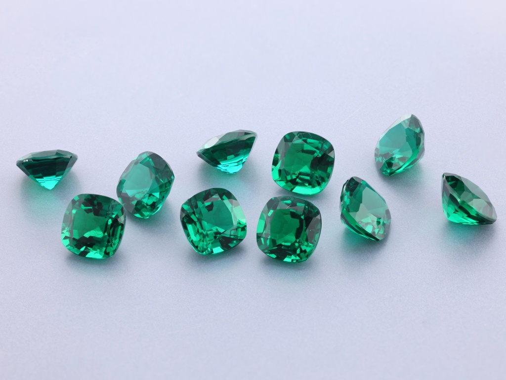 [BHAB0600] Hydrothermal/Lab Grown Emerald 6.00mm  Square Cushion