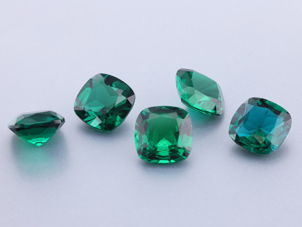 [BHAB0800] Hydrothermal/Lab Grown Emerald 8.00mm Square Cushion