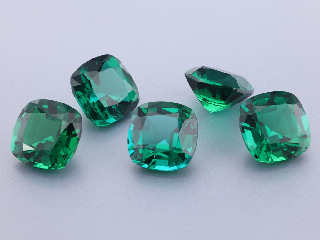 Hydrothermal/Lab Grown Emerald 10mm Square Cushion