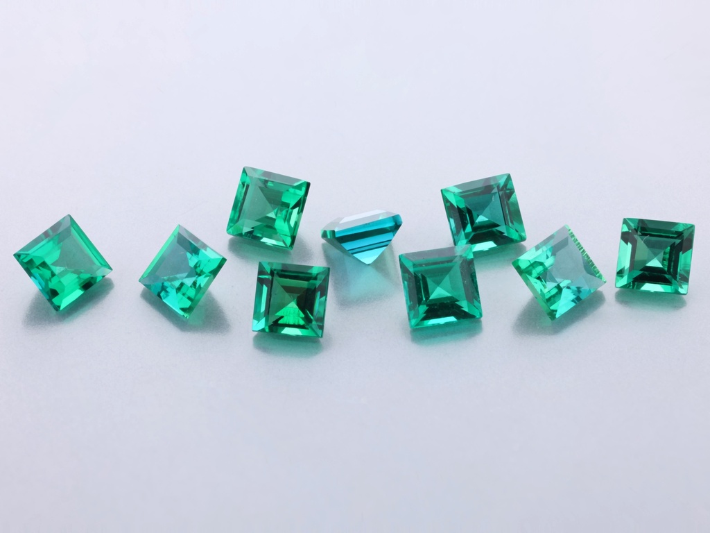 [BHQS0300] Hydrothermal/Lab Grown Emerald 3.00mm Carre Cut