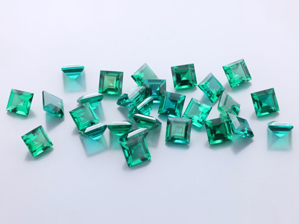 [BHQS0400] Hydrothermal/Lab Grown Emerald 4.00mm Carre Cut