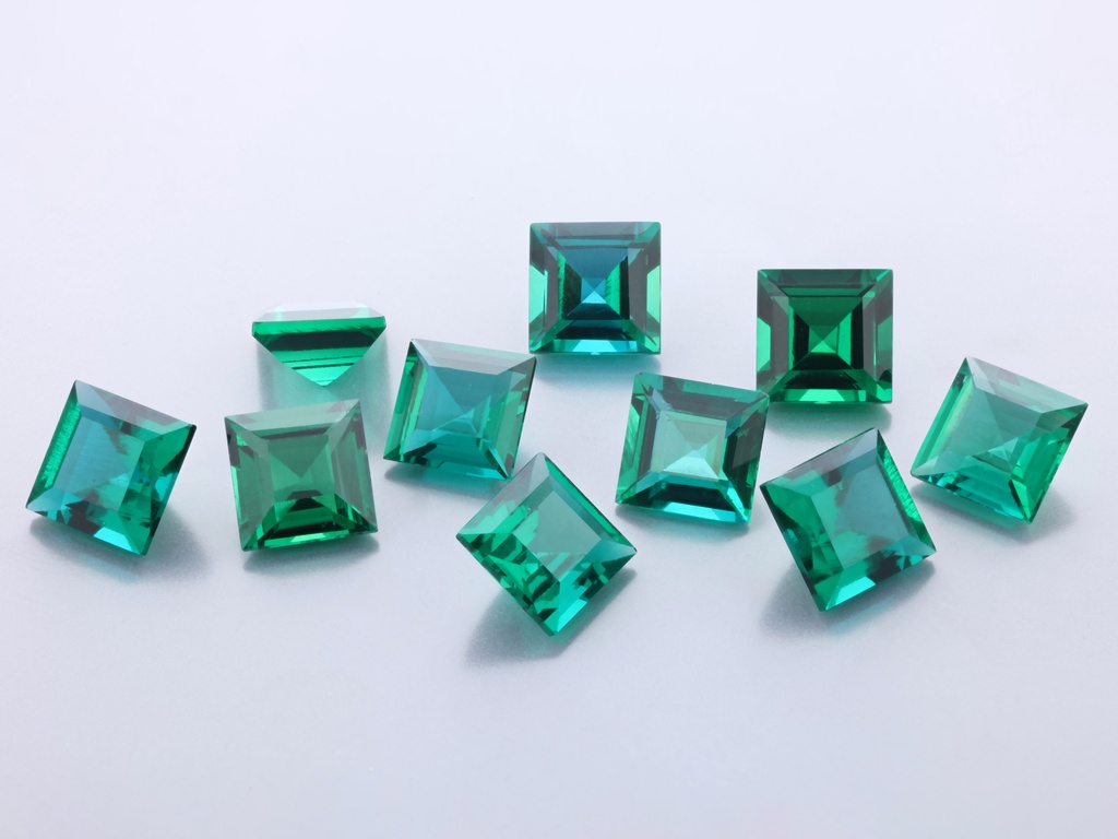 [BHQS0600] Hydrothermal/Lab Grown Emerald 6.00mm Carre Cut