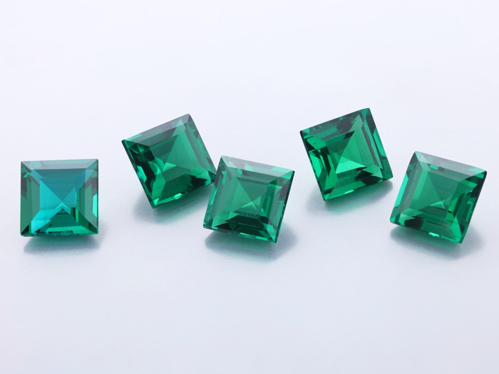 [BHQS0700] Hydrothermal/Lab Grown Emerald 7.00mm Carre Cut