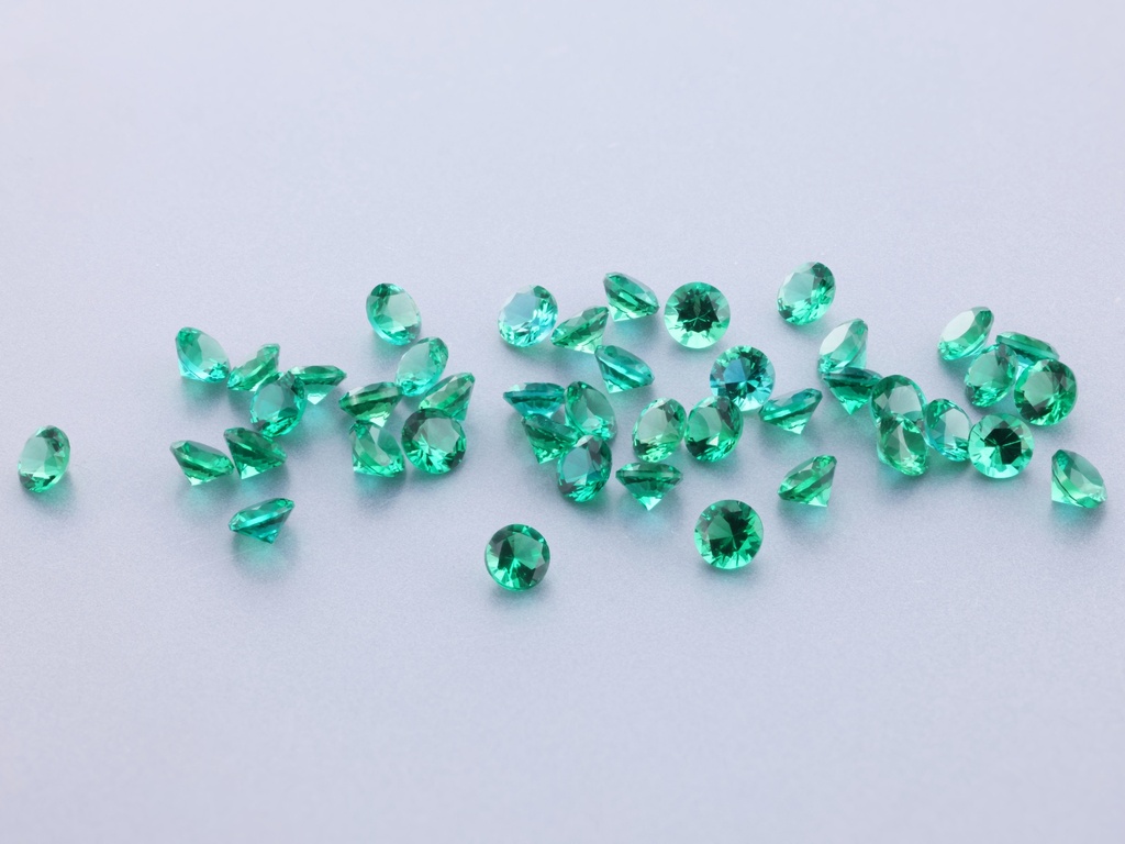 Hydrothermal/Lab Grown Emerald 2.75mm Round