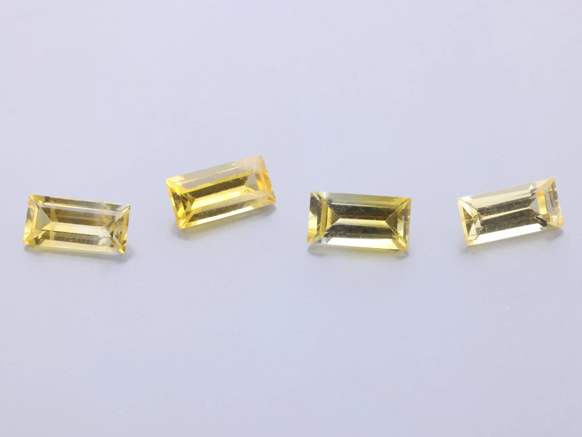 Yellow Sapphire 5x2.5mm Baguette Mid