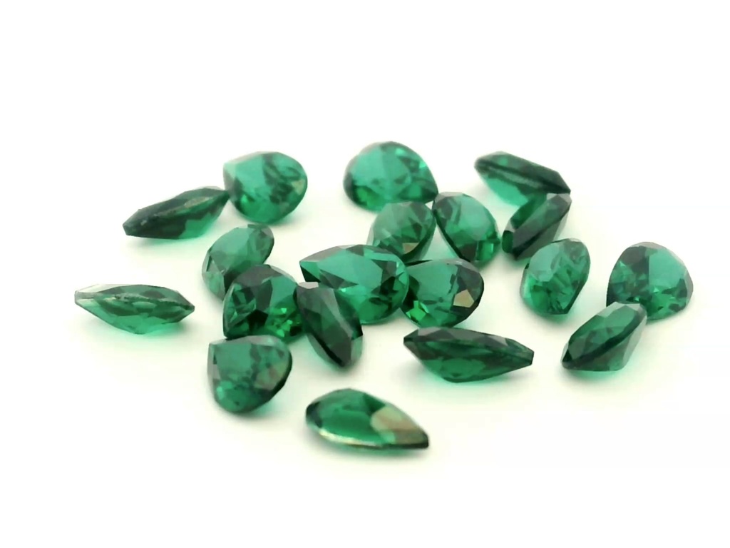 Synthetic Composite 7x5mm Pear Shape Green Shallow
