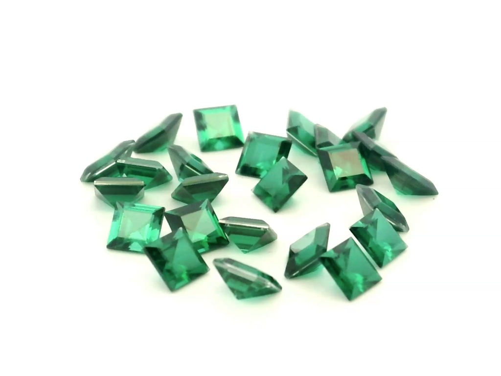 Synthetic Composite 2.75mm Carre Cut Green Shallow