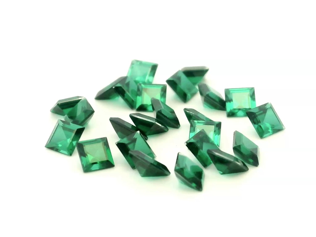 Synthetic Composite 3.00mm Carre Cut Green Shallow