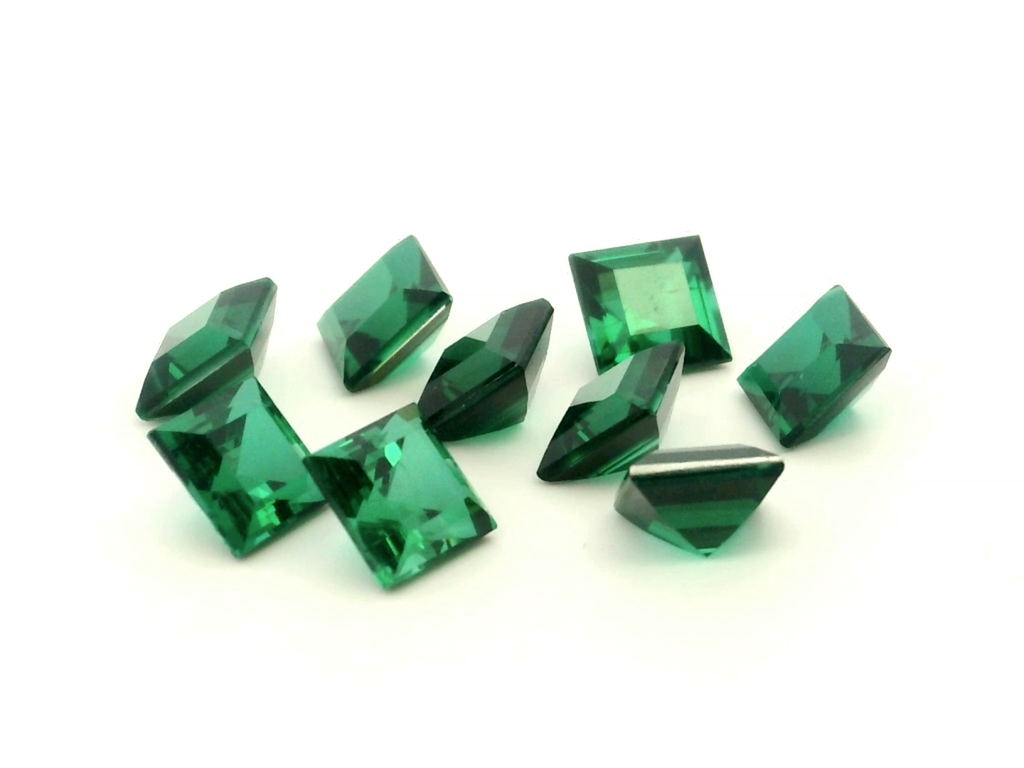Synthetic Composite 6.00mm Carre Cut Green Shallow