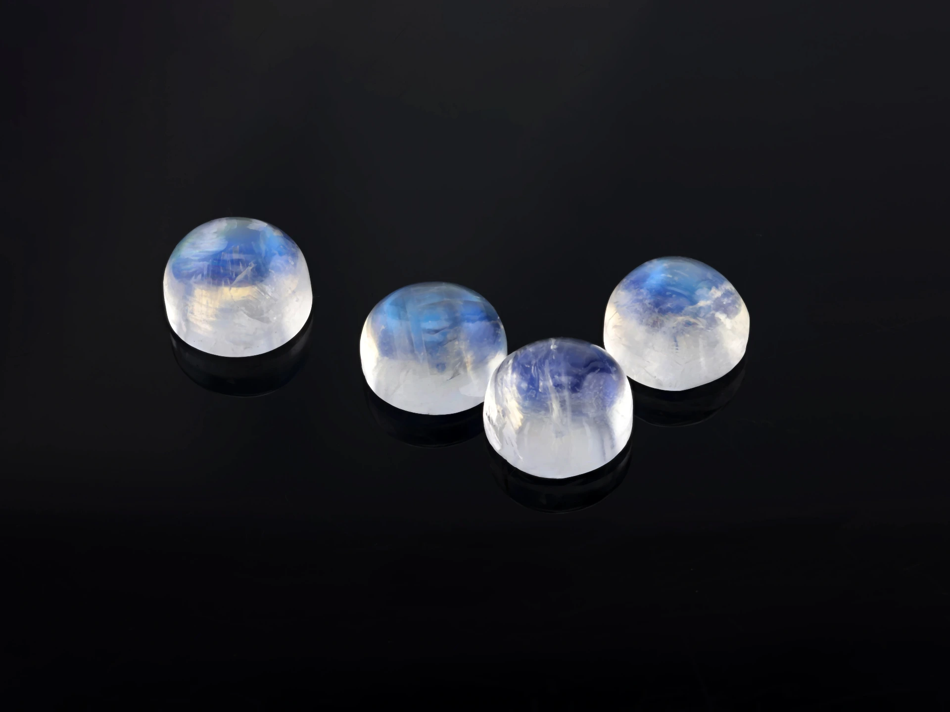[MBR-07] Blue Moonstone 7.00mm Round Cabochon