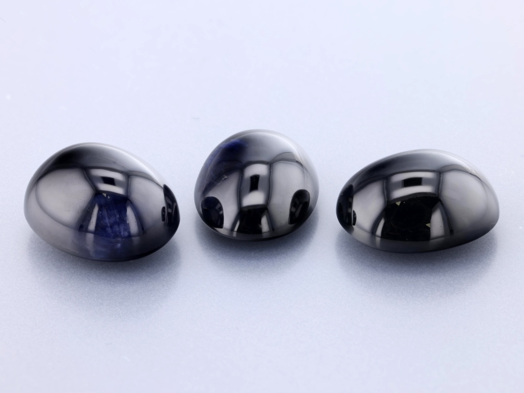 Australian Sapphire 10x8mm Oval Cabochon Black